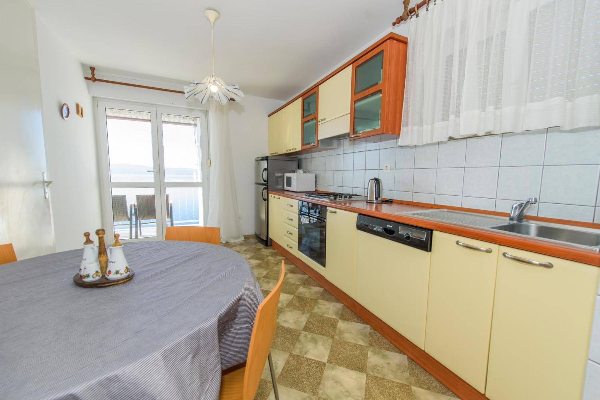 אומיס Sunny Apartment מראה חיצוני תמונה